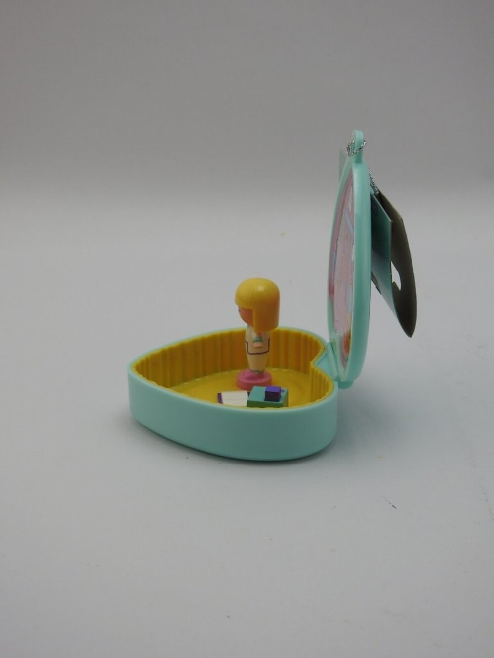 Retro Polly Pocket Heart Compact Christmas Ornament New w/Tag Ruz - Picture 4 of 7